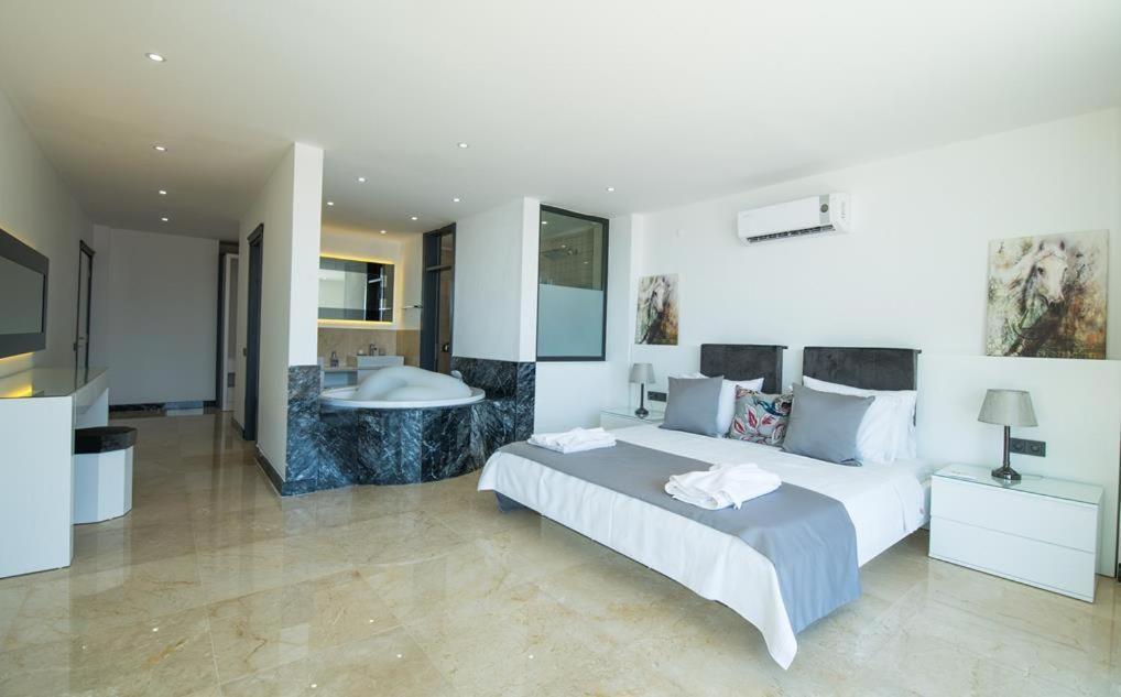 Villa Unlimited 2 Luxury 6 Bedroom Villa Каш Экстерьер фото